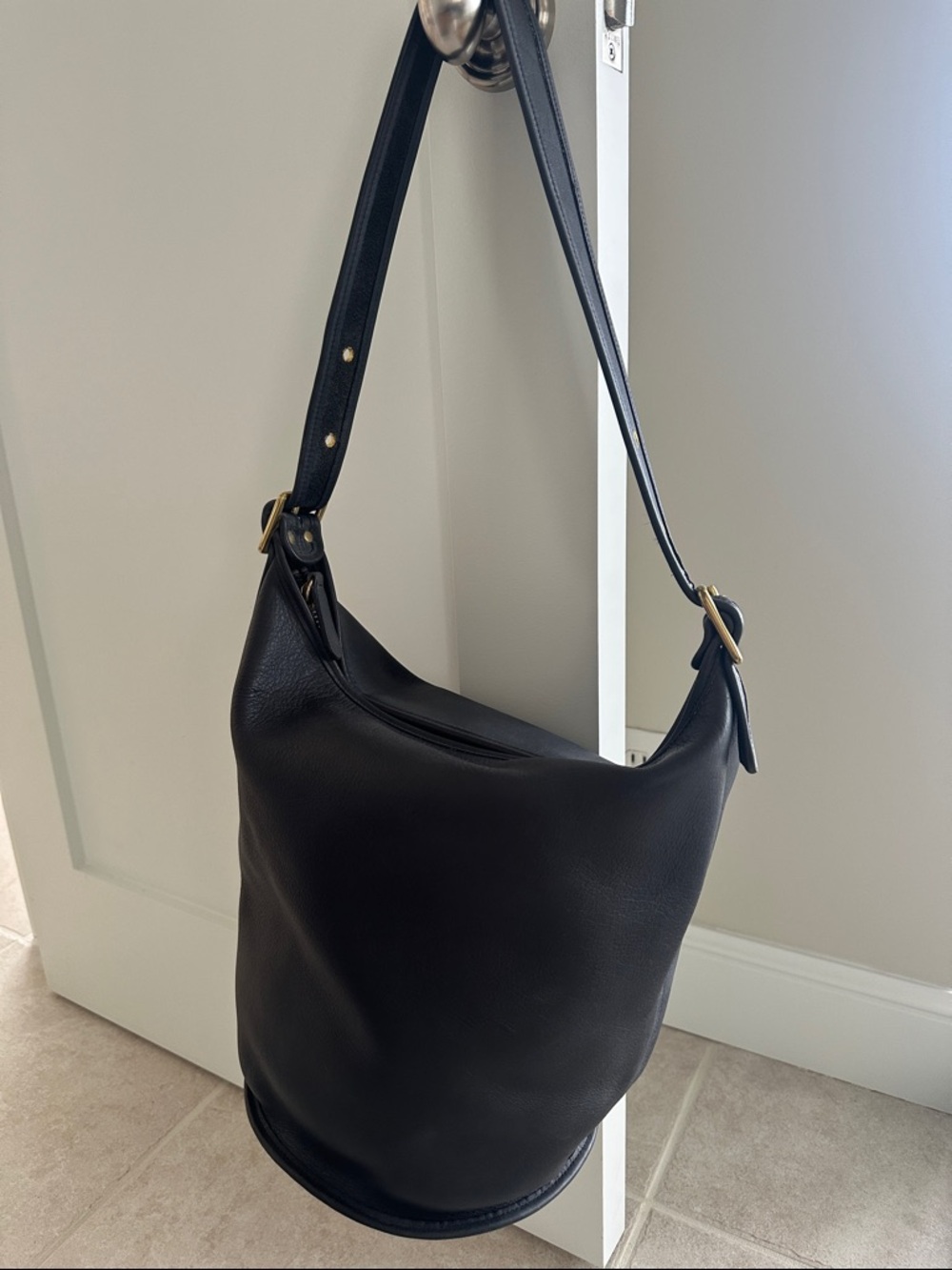 Classic Bleeker deep blue Leather Hobo Bag with Adjustable Shoulder Strap